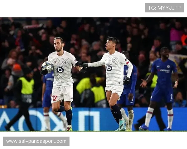 里尔客场4-3绝杀欧塞尔，吉鲁传射建功，双方合计4张红牌